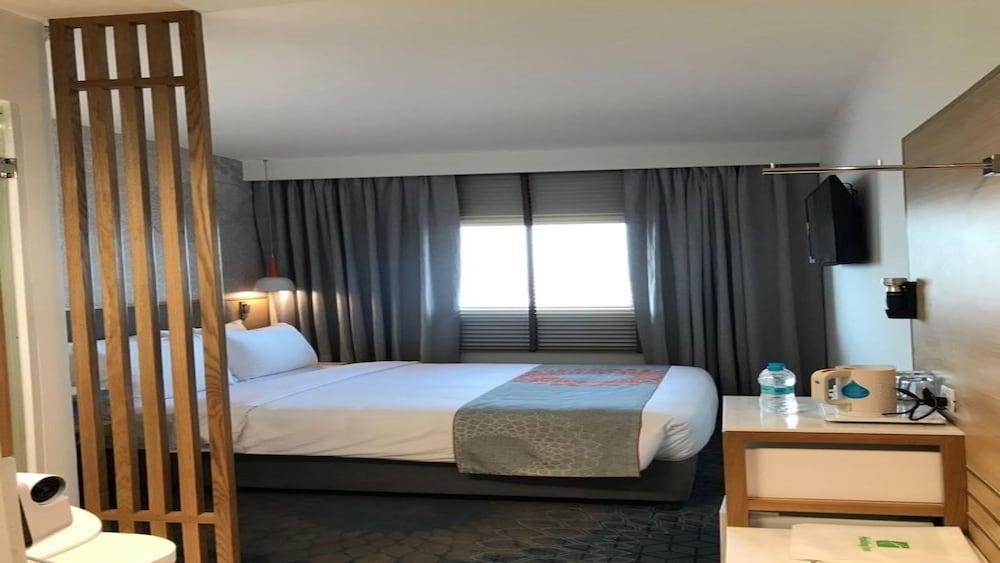 Holiday Inn Express Nashik Indira Nagar By Ihg Екстериор снимка