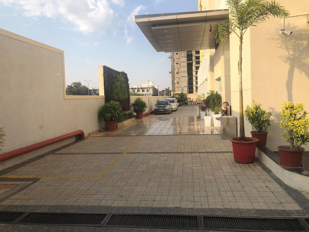 Holiday Inn Express Nashik Indira Nagar By Ihg Екстериор снимка