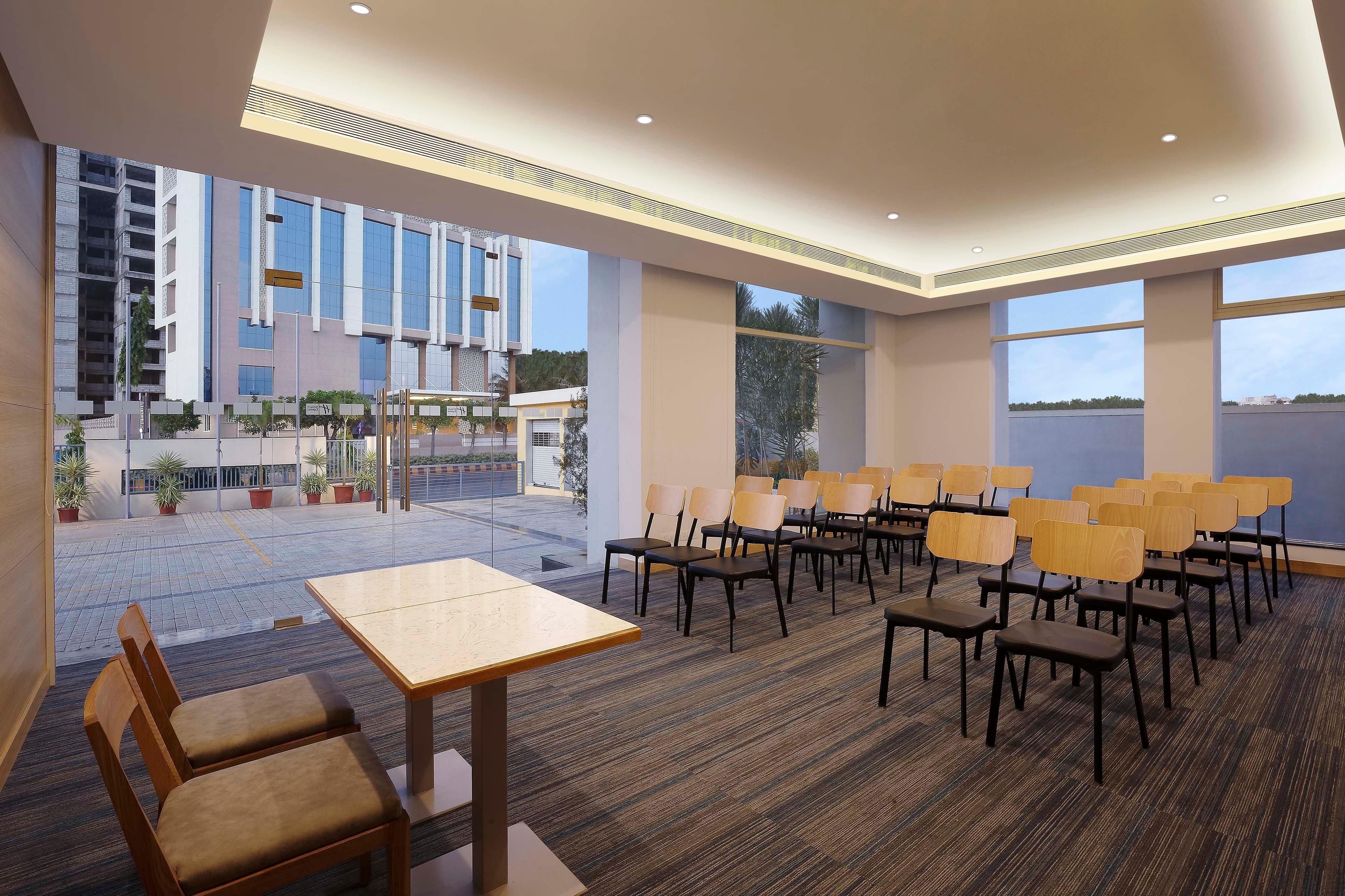 Holiday Inn Express Nashik Indira Nagar By Ihg Екстериор снимка