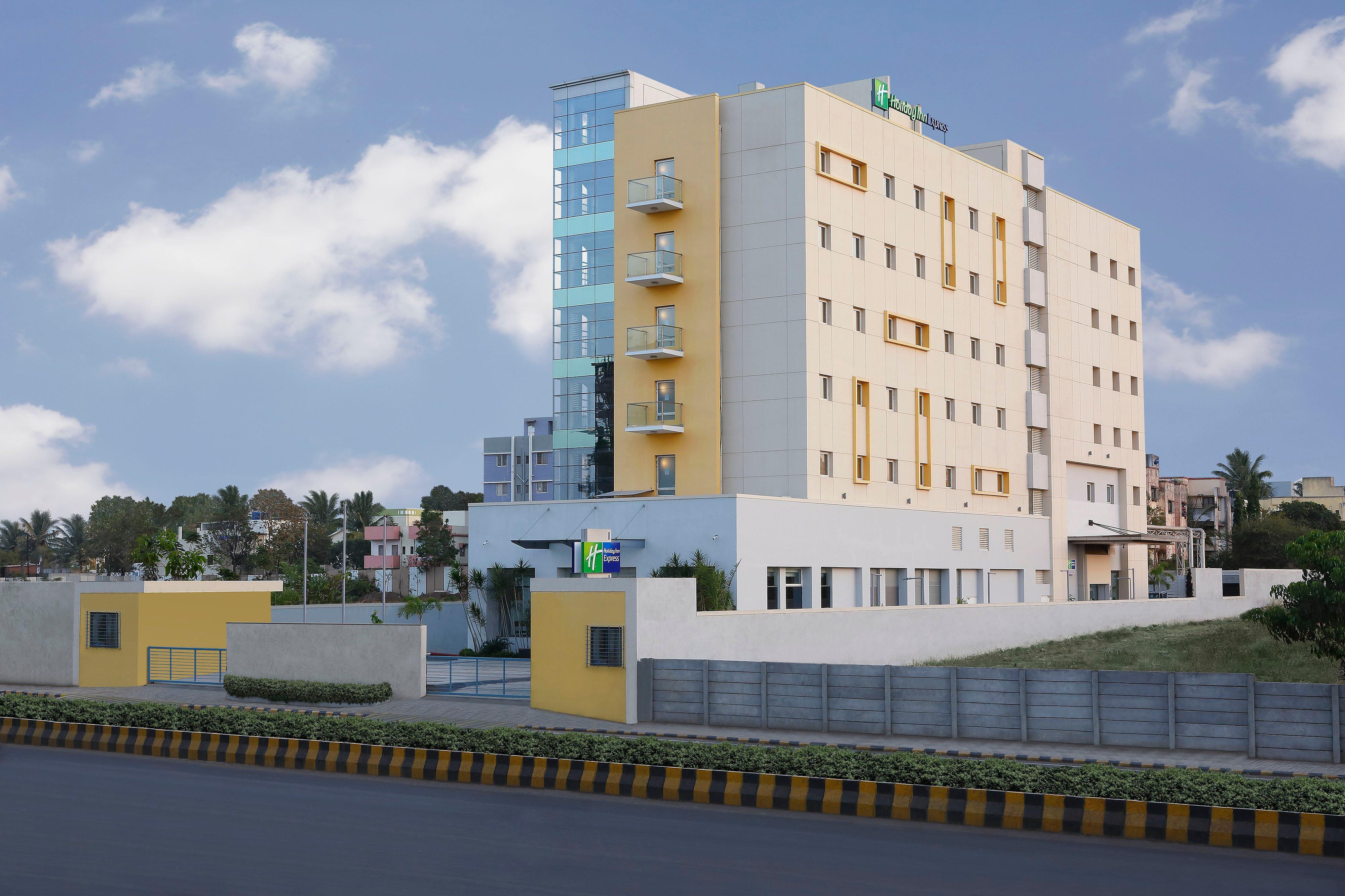 Holiday Inn Express Nashik Indira Nagar By Ihg Екстериор снимка